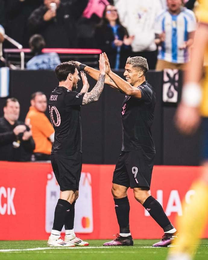 梅西焦点对战,费德勒与30激战雄鹿分钟,领先优势明显胜负难料!上演精彩一战的简单介绍leyu sports